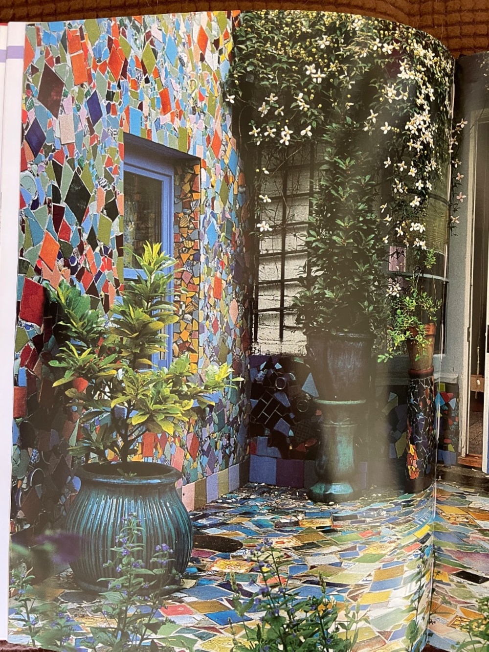 Mosaics: Inspiration and Original Projects for Interiors and Exteriors - Picture 5 of 16